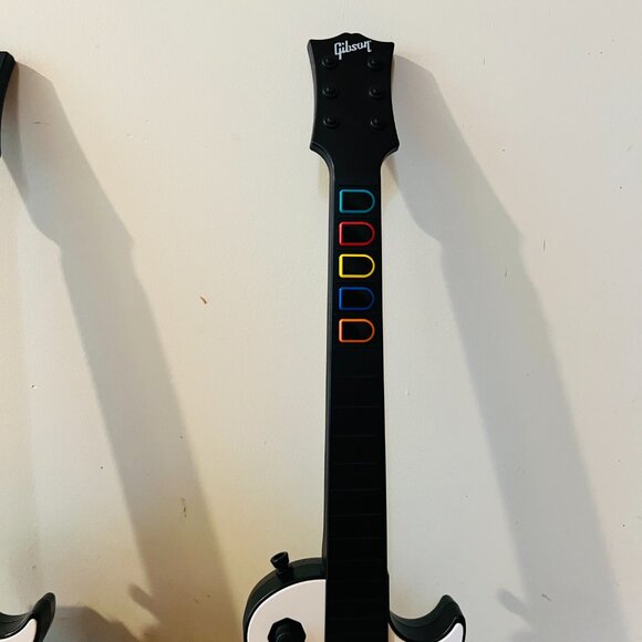 2 Nintendo Wii Wireless LES PAUL Guitar Controller Guitar Hero III & Rock Band - Picture 4 of 16